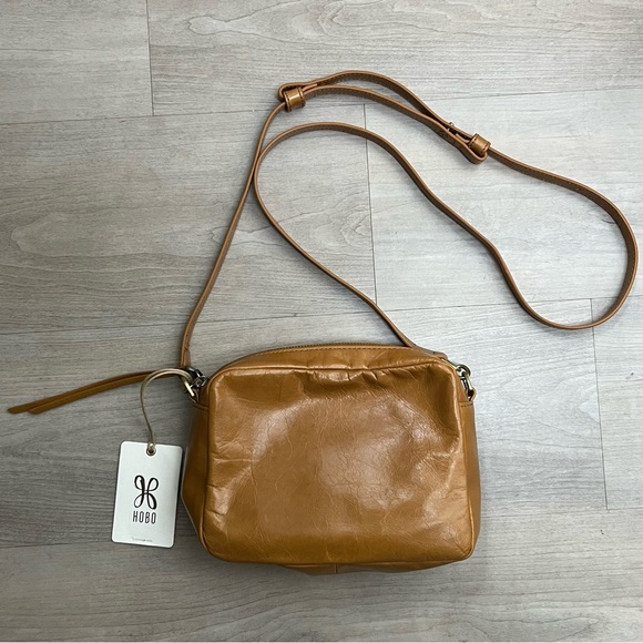 HOBO Renny Crossbody Bag in Honey Tan Leather NWT - Picture 6 of 11